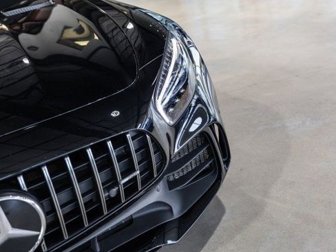 Used 2018 Mercedes-Benz AMG GT R image 32