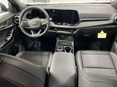 New 2026 Chevrolet Equinox LT w/ Convenience Package II image 3