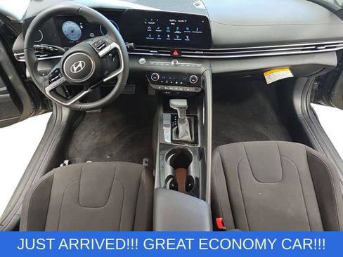 Used 2025 Hyundai Elantra SEL w/ Cargo Package FWD image 37