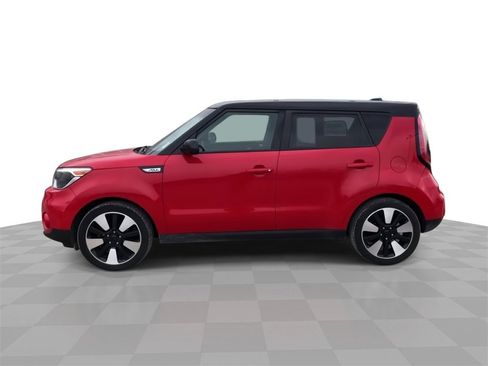 Used 2018 Kia Soul + image 5