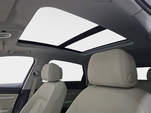 Used 2021 Audi e-tron Premium Plus w/ Premium Plus Package image 29