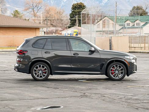 Used 2024 BMW X5 xDrive40i w/ M Sport Package image 4