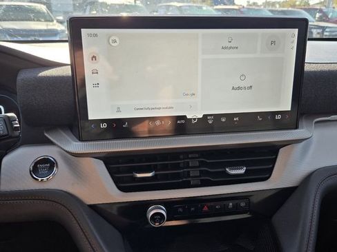 Used 2025 Ford Explorer Active RWD image 24