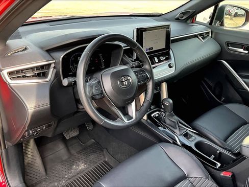 Used 2024 Toyota Corolla Cross XSE w/ Convenience Package image 18