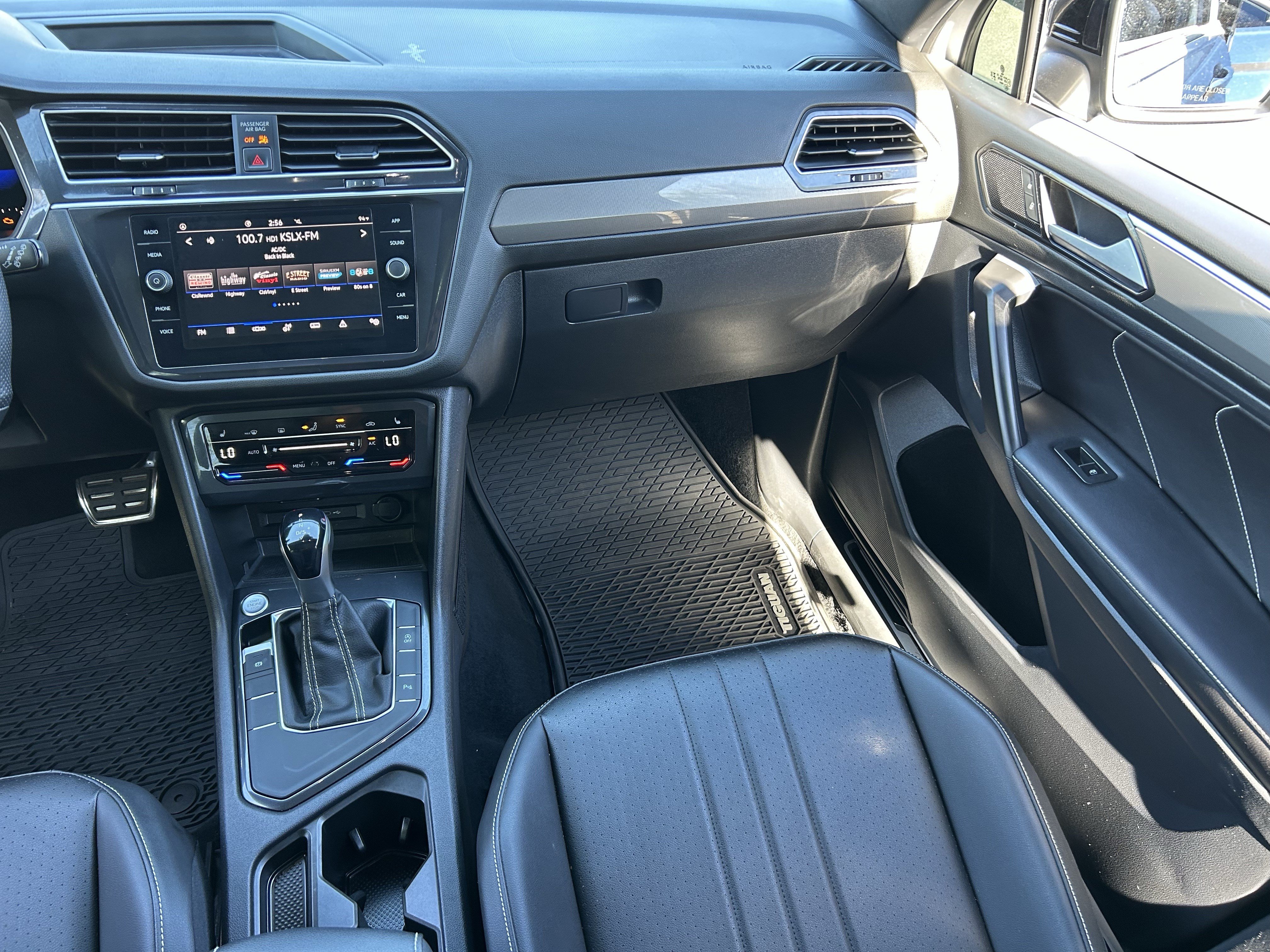 Used 2024 Volkswagen Tiguan SE R-Line FWD image 14