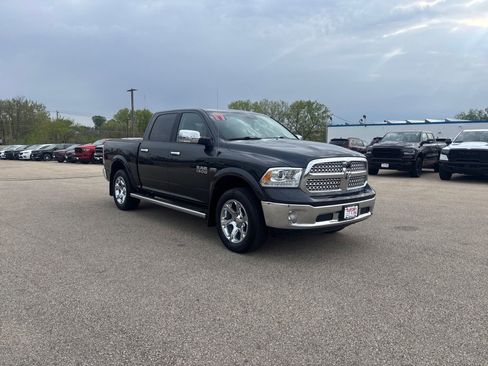 Used 2017 RAM 1500 Laramie w/ Convenience Group AWD/4WD image 7
