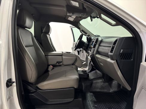 Used 2019 Ford F550 2WD Regular Cab Super Duty image 13