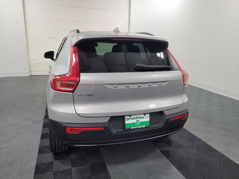 Used 2023 Volvo XC40 B4 Ultimate FWD image 6