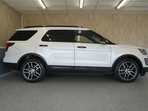 Used 2016 Ford Explorer Sport w/ Equipment Group 401A image 6