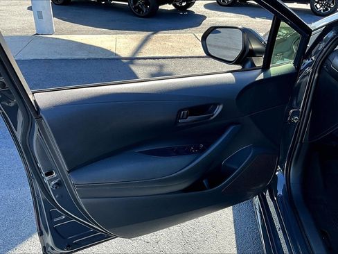 Used 2025 Toyota Corolla LE FWD image 18