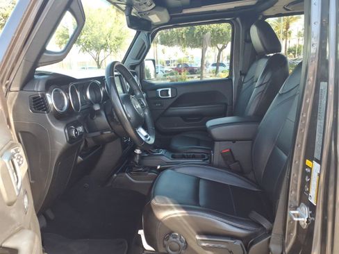 Used 2020 Jeep Wrangler Unlimited Sahara AWD/4WD image 16