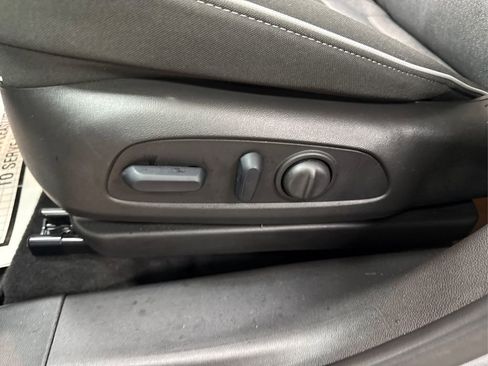 Used 2025 Chevrolet TrailBlazer LT w/ Convenience Package image 37