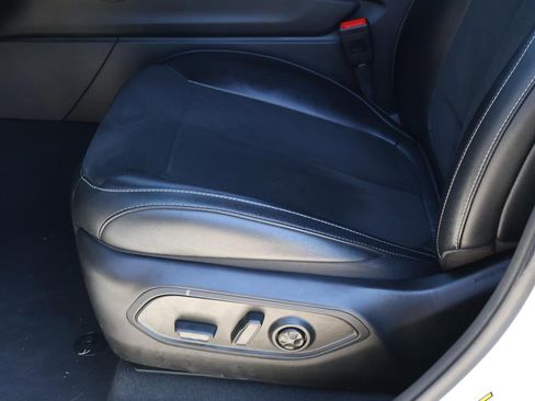 Used 2023 Jeep Grand Cherokee L Altitude image 16