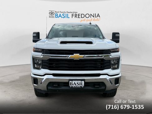 Used 2024 Chevrolet Silverado 3500 LT image 8