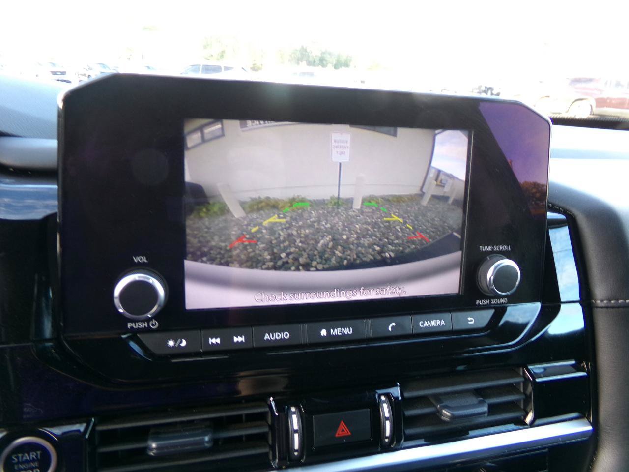 Used 2024 Nissan Pathfinder SV AWD/4WD image 27