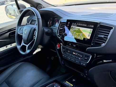 Used 2024 Honda Passport Black Edition image 14