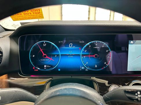 Used 2022 Mercedes-Benz E 350 E 350 4MATIC AMG Line image 8