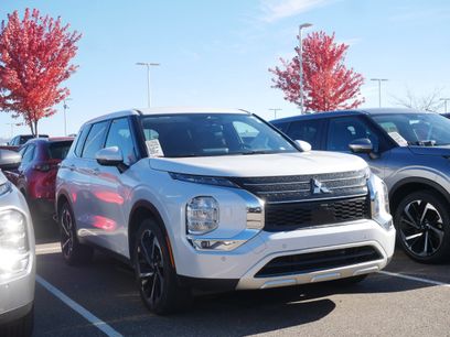 Used 2024 Mitsubishi Outlander SE