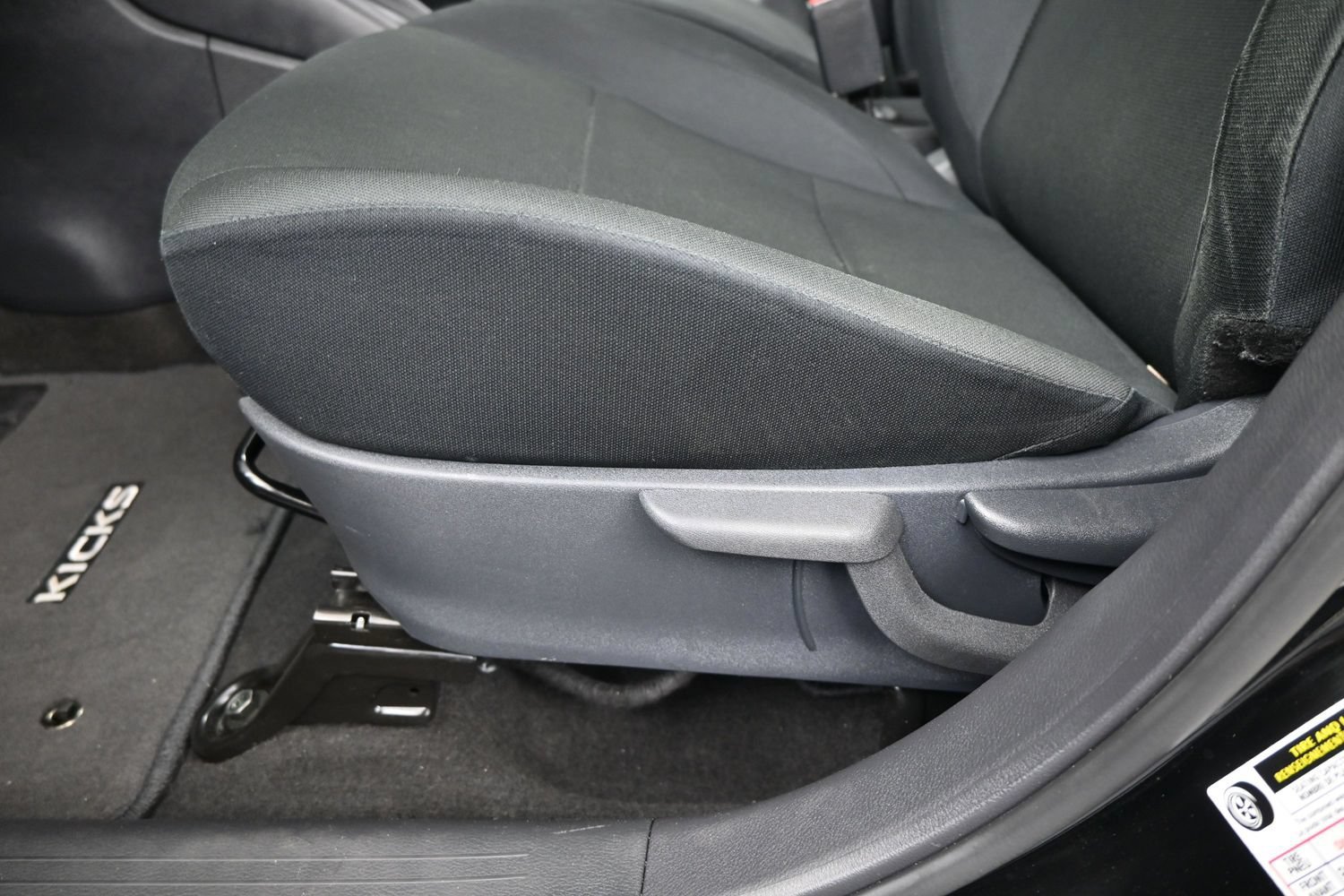 Certified 2025 Nissan Kicks Play S FWD image 10