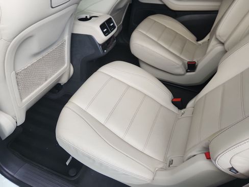 Used 2020 Mercedes-Benz GLS 580 4MATIC image 23