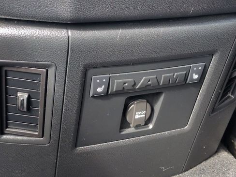 Used 2016 RAM 1500 Laramie w/ Convenience Group AWD/4WD image 20