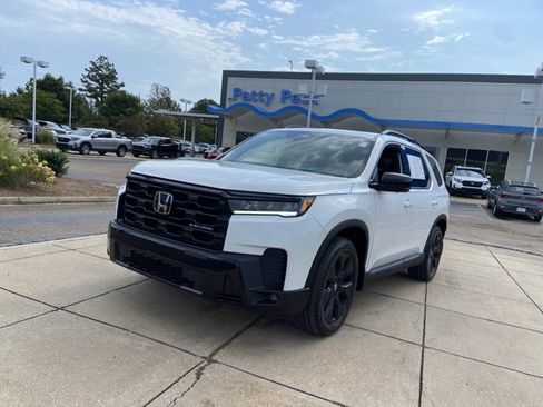 Used 2026 Honda Pilot Black Edition image 4