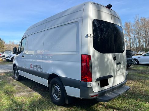 Used 2020 Mercedes-Benz Sprinter 2500 image 3