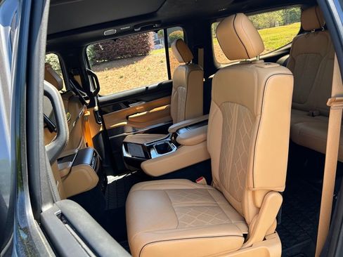 Used 2024 Jeep Grand Wagoneer Series III w/ Rear Seat Video Group 1 AWD/4WD image 48