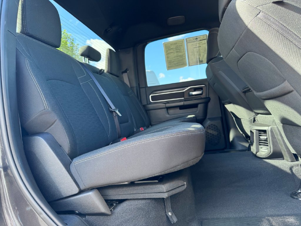 Used 2025 RAM 2500 Big Horn AWD/4WD image 15