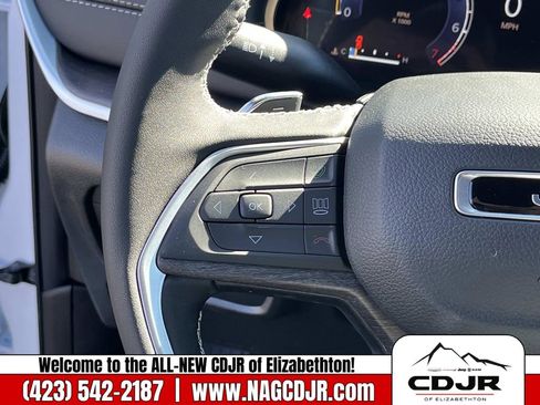 New 2025 Jeep Grand Cherokee Limited w/ Black Appearance Package image 25