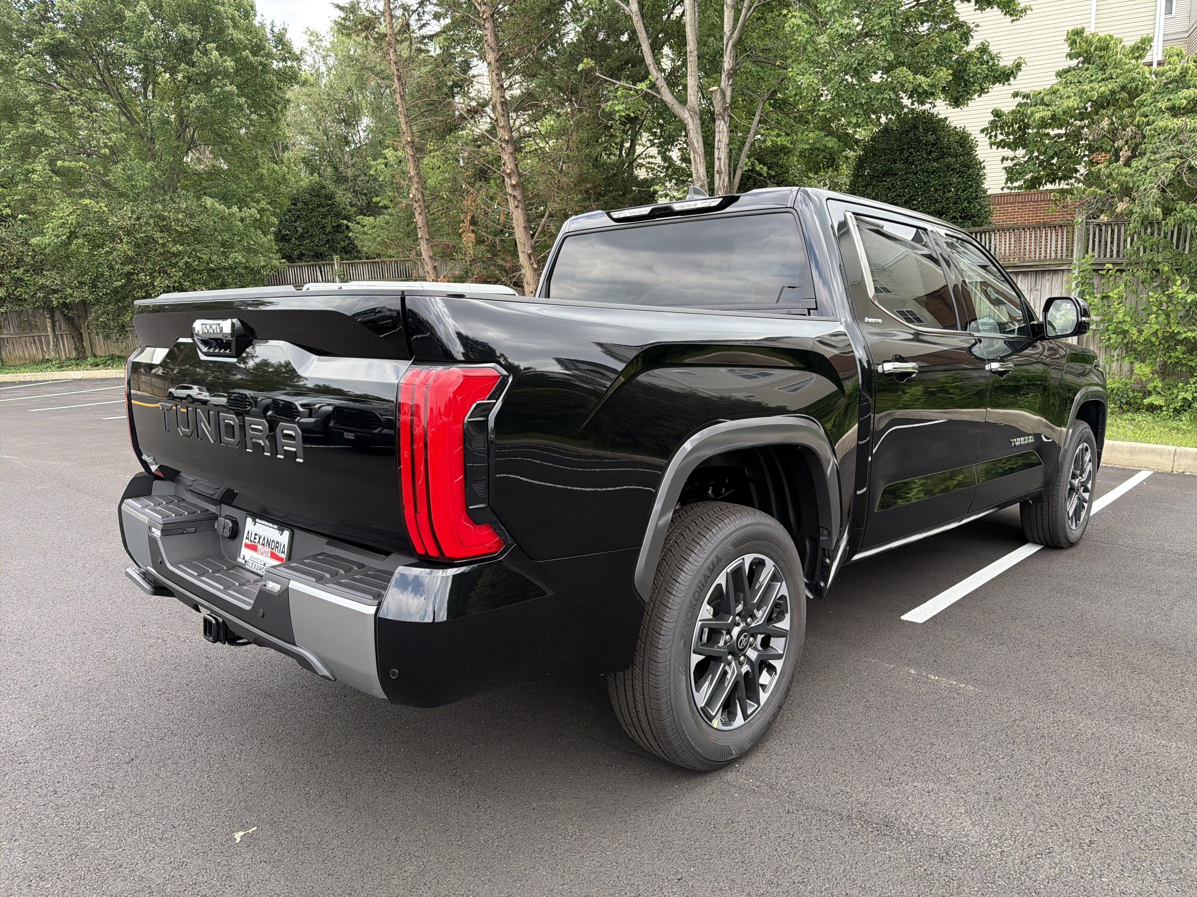 New 2026 Toyota Tundra Limited AWD/4WD image 4