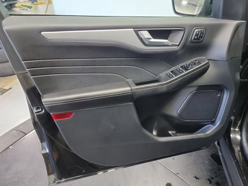Used 2023 Ford Escape Platinum AWD/4WD image 13