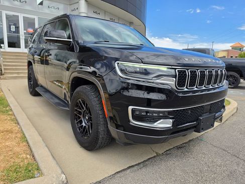 Used 2022 Jeep Wagoneer Series I AWD/4WD image 3
