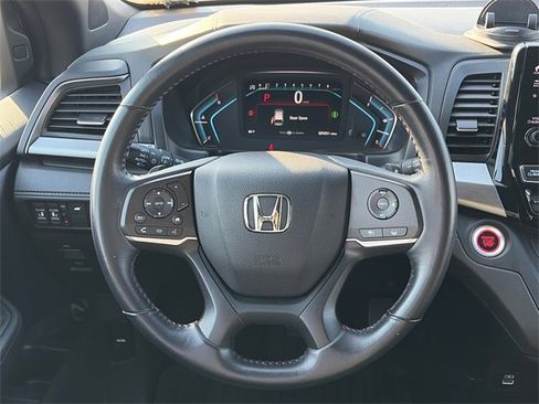 Used 2023 Honda Odyssey Sport image 16