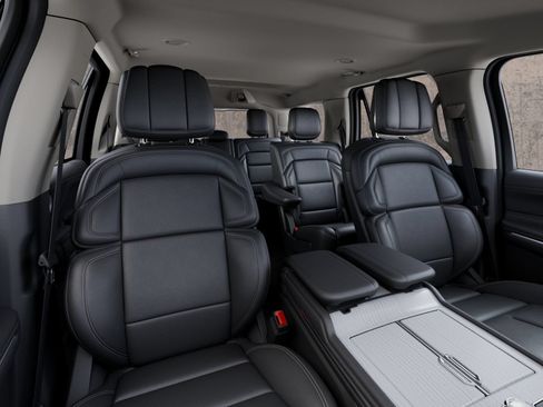 New 2027 Lincoln Navigator Premiere RWD image 10