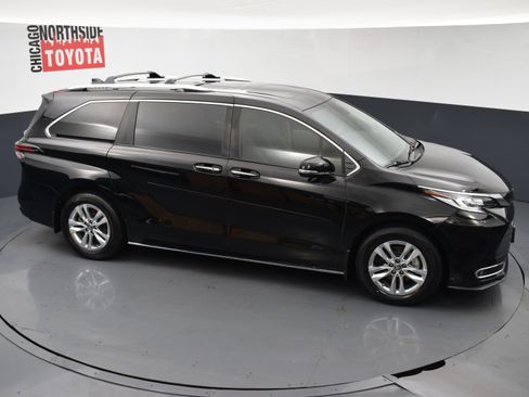 Used 2024 Toyota Sienna Limited AWD/4WD image 30