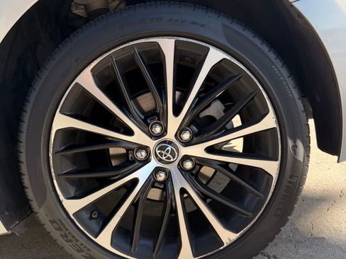 Used 2018 Toyota Camry SE FWD image 20