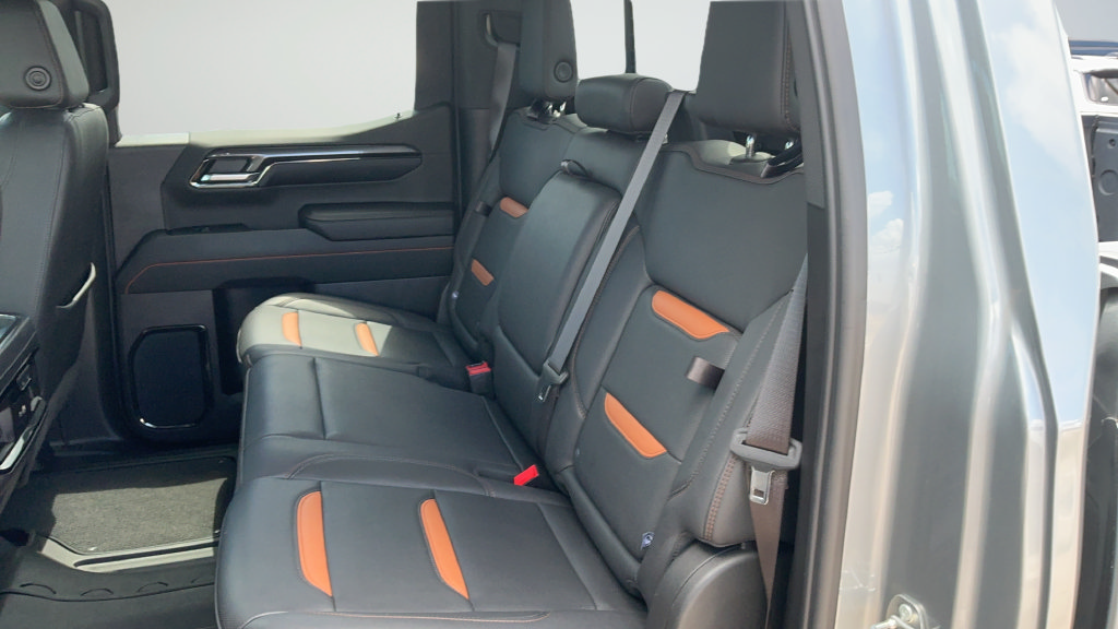 Used 2024 GMC Sierra 1500 AT4 w/ Technology Package AWD/4WD image 20