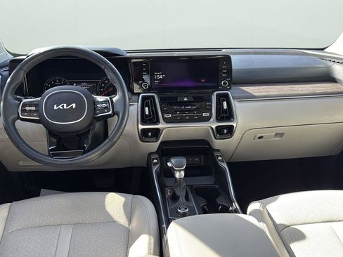 Used 2023 Kia Sorento EX w/ Panoramic Sunroof Package image 22