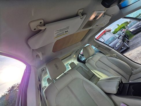 Used 2009 Lincoln MKS FWD image 21