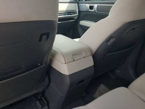 Used 2025 Hyundai Santa Fe SE FWD image 14
