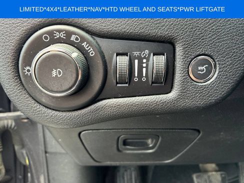Used 2018 Jeep Cherokee Limited AWD/4WD image 15