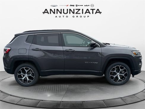 Used 2024 Jeep Compass Limited image 6