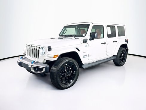 Used 2023 Jeep Wrangler Unlimited Sahara w/ Cold Weather Group AWD/4WD image 3