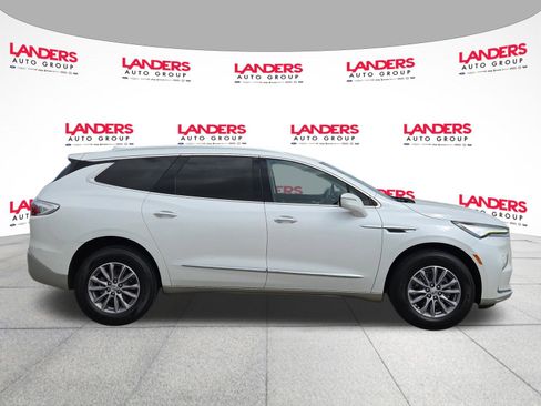 Used 2023 Buick Enclave Essence FWD image 2
