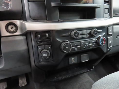 Used 2024 Ford F250 XLT AWD/4WD image 53