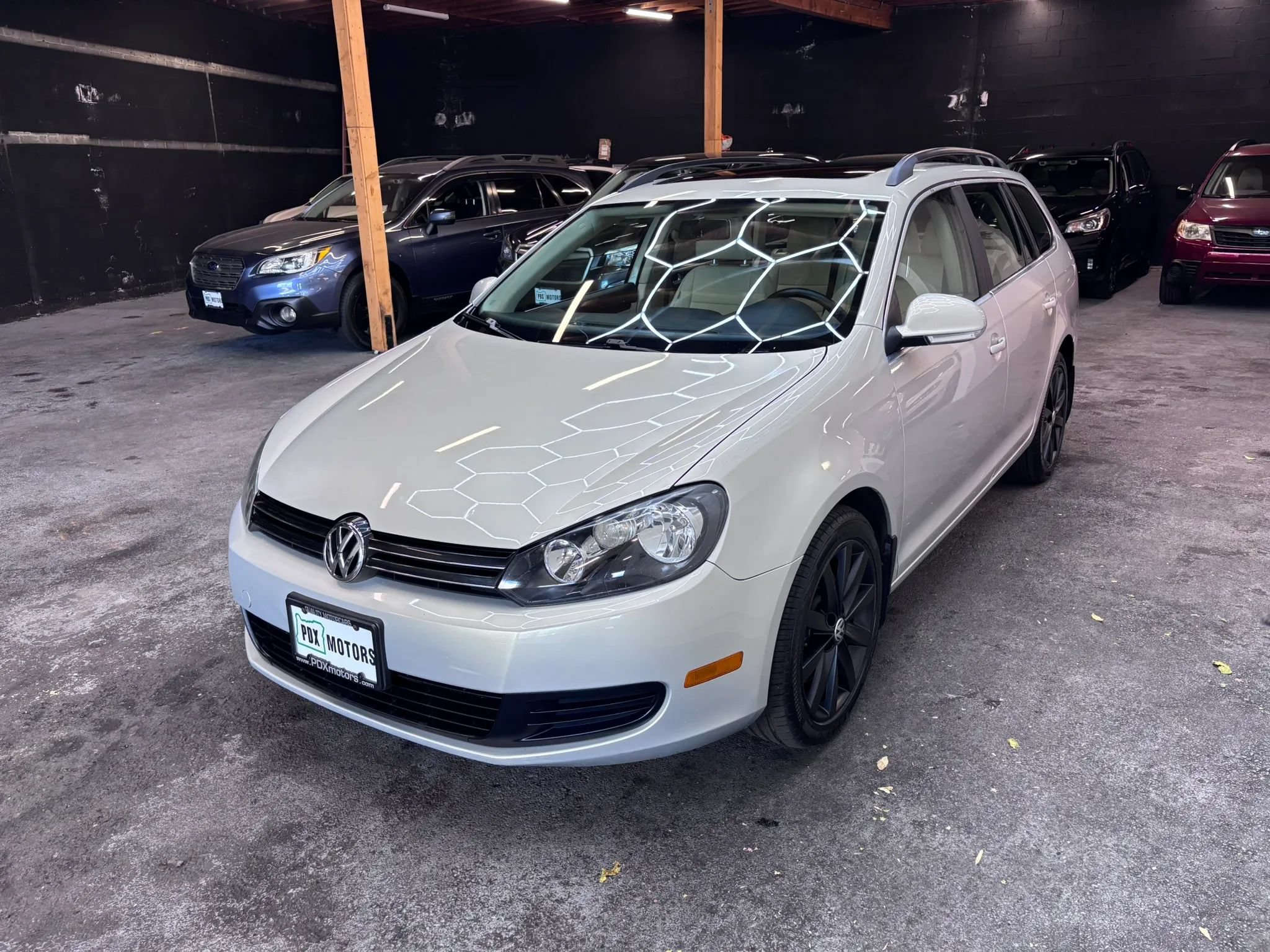 Used 2011 Volkswagen Jetta TDI FWD image 3