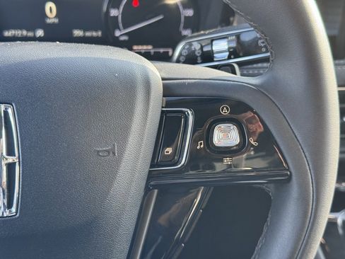 Used 2022 Lincoln Corsair FWD image 9