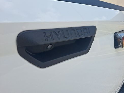 Certified 2025 Hyundai Santa Cruz SE AWD/4WD image 30