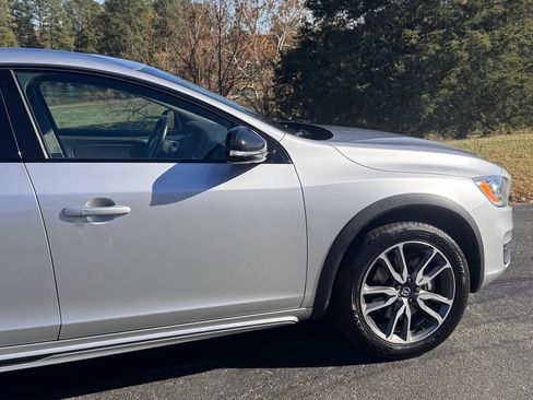 Used 2016 Volvo V60 T5 Cross Country w/ Convenience Package image 22